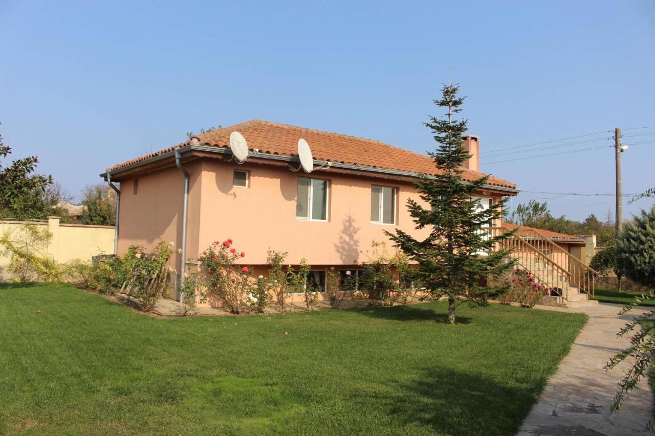 Ezerets Guest House Anita Exterior foto
